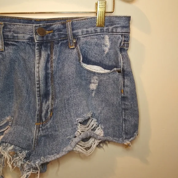 Articles Of Society Meredith Destroyed Hem Boho Denim Shorts In Valencia Wash - Picture 7 of 16